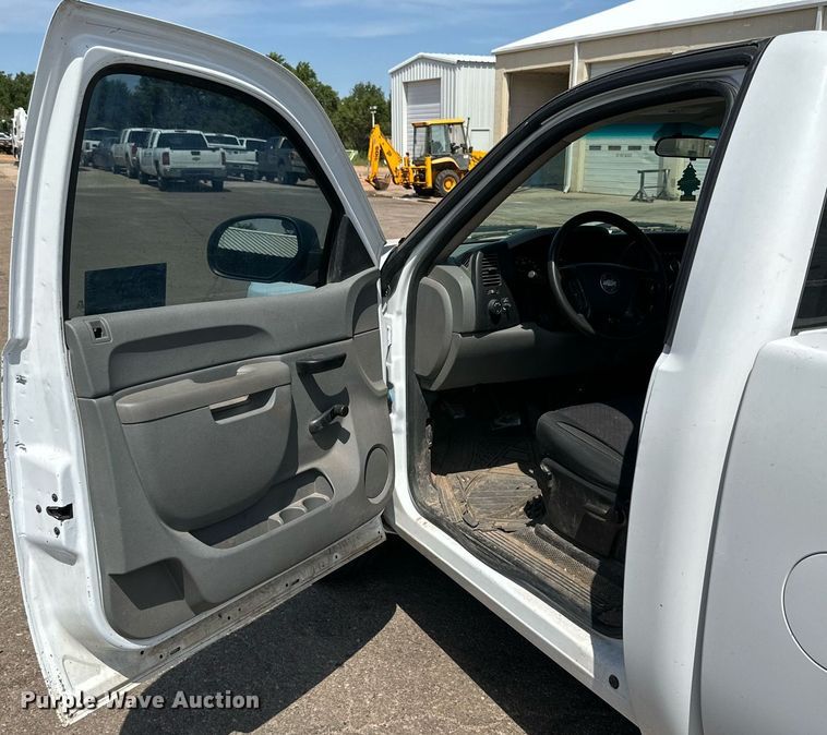 image for item DQ1338 2012 Chevrolet Silverado 1500  pickup truck