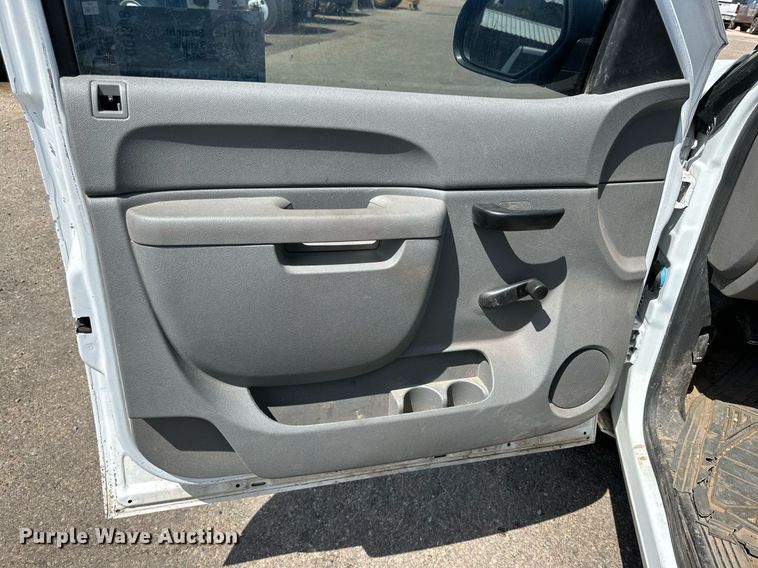 image for item DQ1338 2012 Chevrolet Silverado 1500  pickup truck