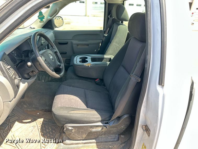 image for item DQ1338 2012 Chevrolet Silverado 1500  pickup truck