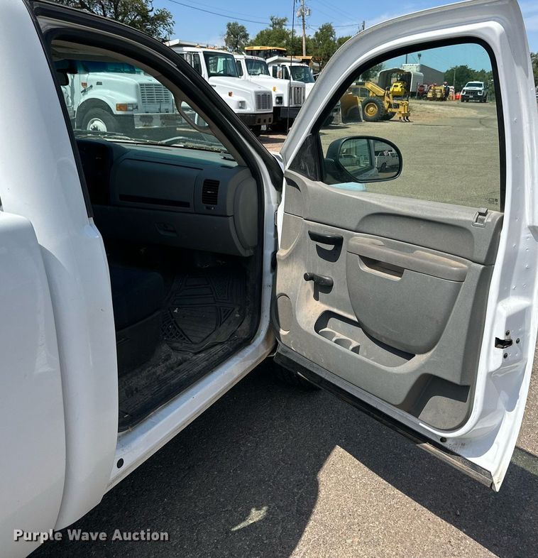 image for item DQ1338 2012 Chevrolet Silverado 1500  pickup truck