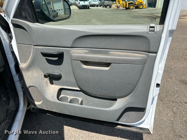 image for item DQ1338 2012 Chevrolet Silverado 1500  pickup truck