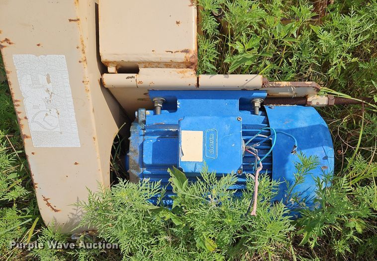 image for item DQ1833 Oilfield equipment