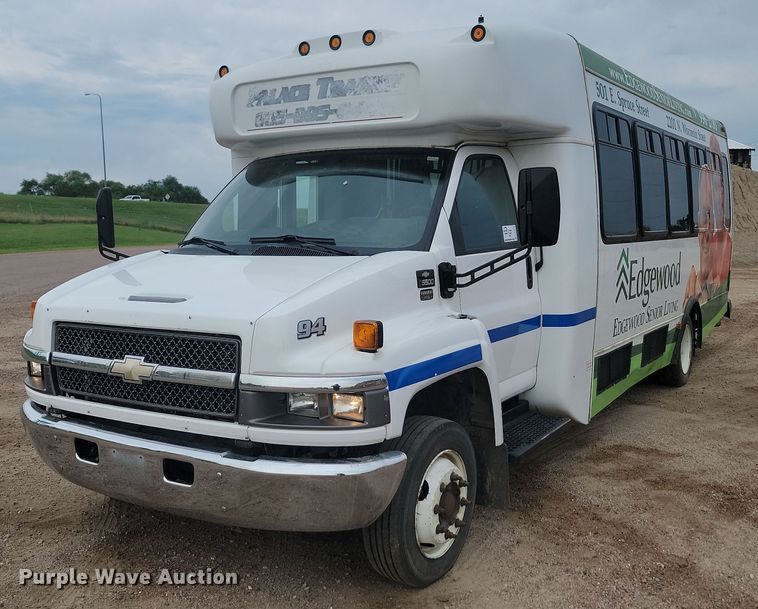 image for item DQ7516 2008 Chevrolet C5500  shuttle bus