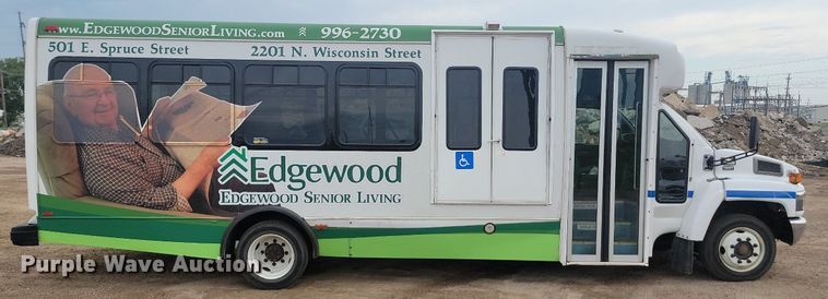 image for item DQ7516 2008 Chevrolet C5500  shuttle bus