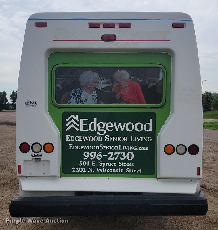 image for item DQ7516 2008 Chevrolet C5500  shuttle bus