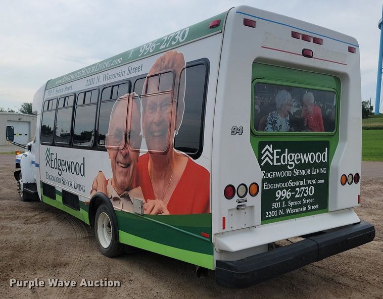 image for item DQ7516 2008 Chevrolet C5500  shuttle bus