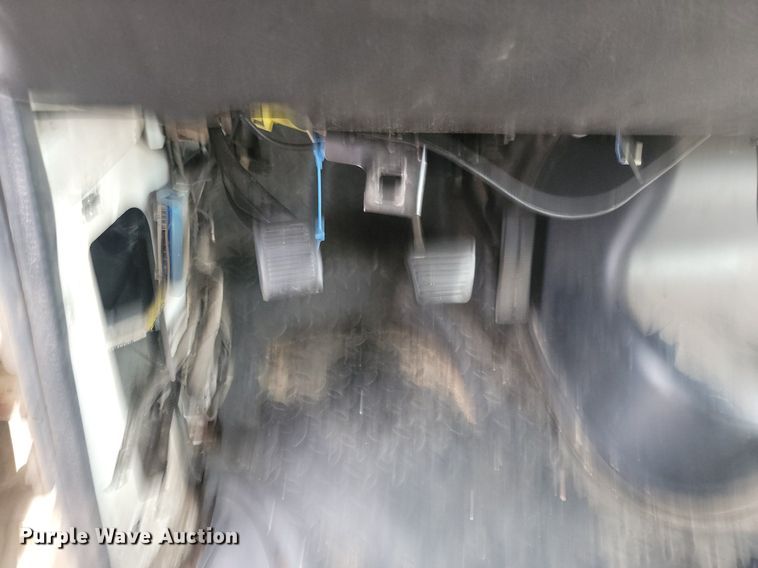 image for item DQ7516 2008 Chevrolet C5500  shuttle bus