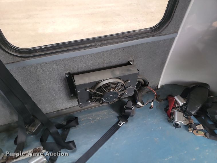 image for item DQ7516 2008 Chevrolet C5500  shuttle bus