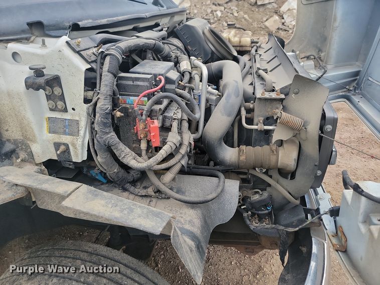 image for item DQ7516 2008 Chevrolet C5500  shuttle bus