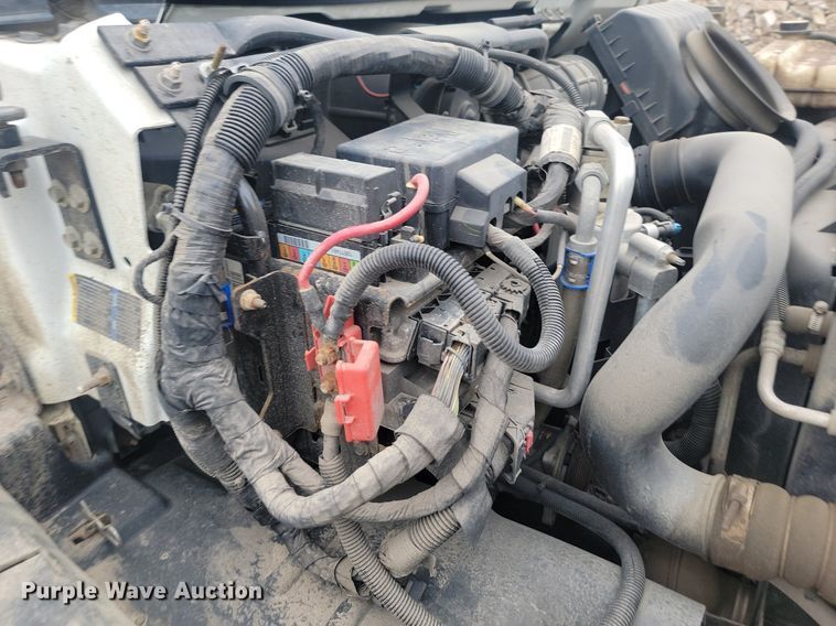 image for item DQ7516 2008 Chevrolet C5500  shuttle bus