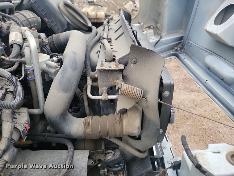 image for item DQ7516 2008 Chevrolet C5500  shuttle bus