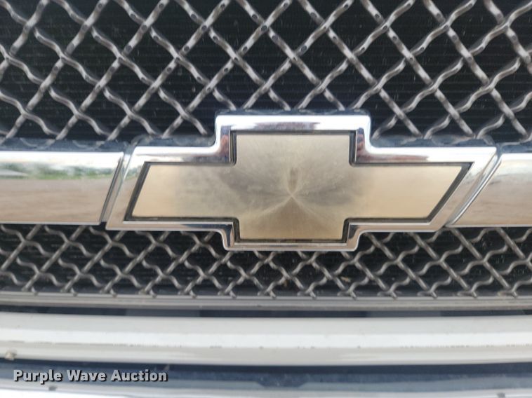 image for item DQ7516 2008 Chevrolet C5500  shuttle bus