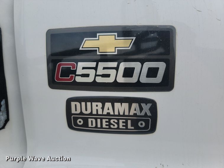 image for item DQ7516 2008 Chevrolet C5500  shuttle bus