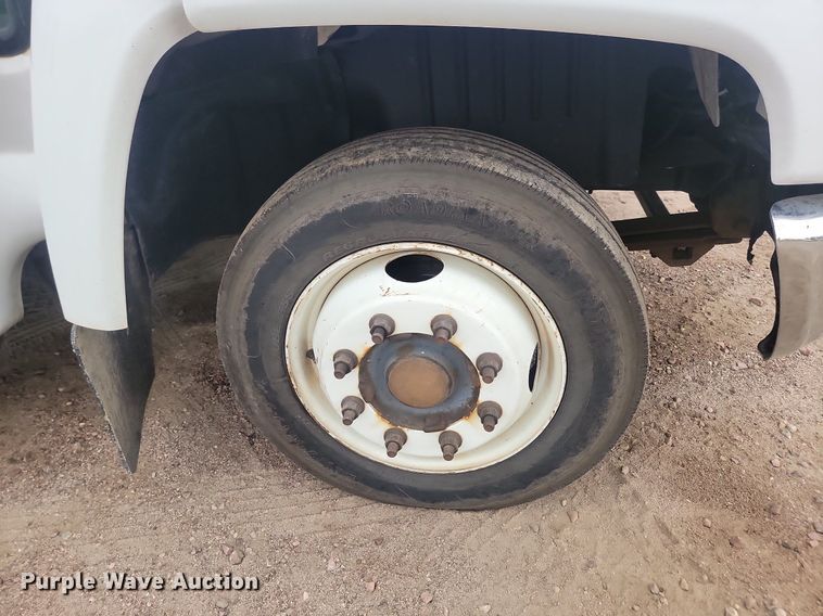 image for item DQ7516 2008 Chevrolet C5500  shuttle bus