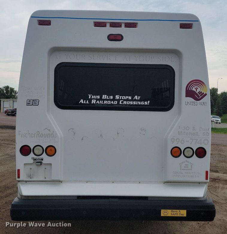 image for item DQ7517 2008 Chevrolet C5500  shuttle bus