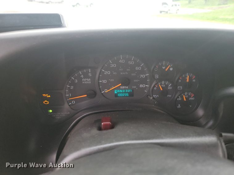 image for item DQ7517 2008 Chevrolet C5500  shuttle bus