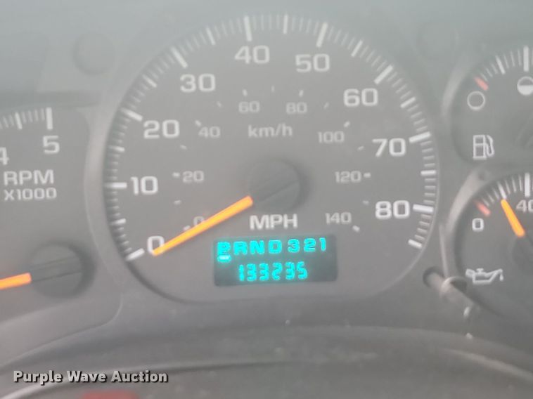 image for item DQ7517 2008 Chevrolet C5500  shuttle bus