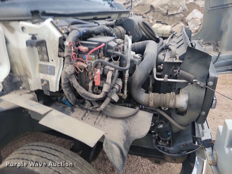 image for item DQ7517 2008 Chevrolet C5500  shuttle bus