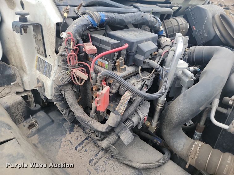 image for item DQ7517 2008 Chevrolet C5500  shuttle bus