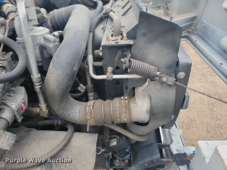 image for item DQ7517 2008 Chevrolet C5500  shuttle bus