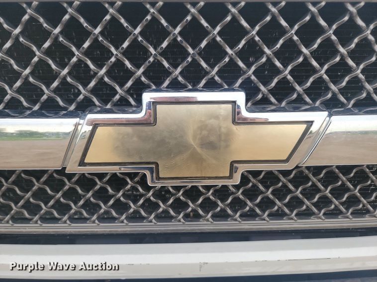 image for item DQ7517 2008 Chevrolet C5500  shuttle bus