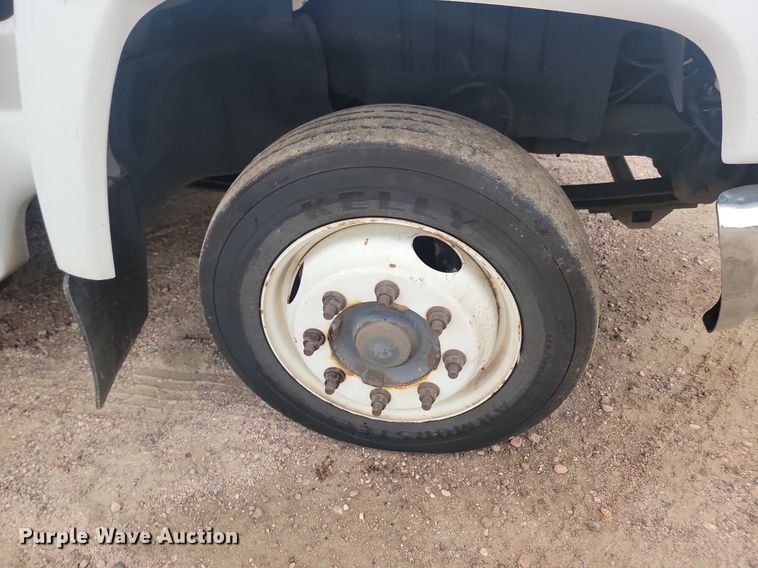 image for item DQ7517 2008 Chevrolet C5500  shuttle bus