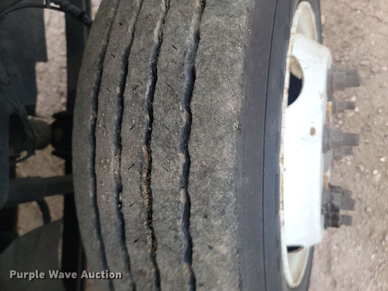 image for item DQ7517 2008 Chevrolet C5500  shuttle bus