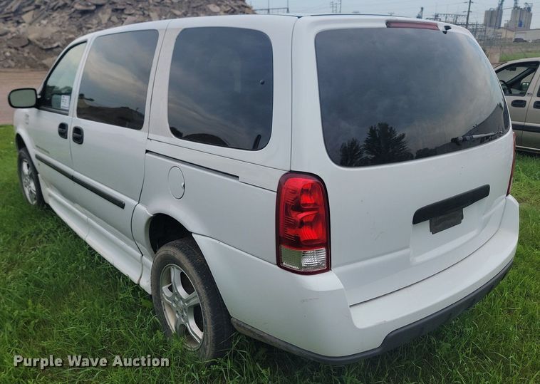 image for item DQ7518 2008 Chevrolet Uplander  van