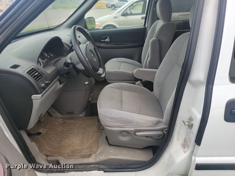image for item DQ7518 2008 Chevrolet Uplander  van