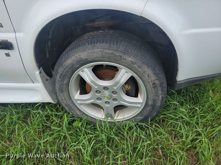 image for item DQ7518 2008 Chevrolet Uplander  van