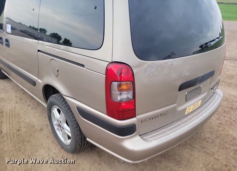 image for item DQ7519 2003 Chevrolet Venture  van