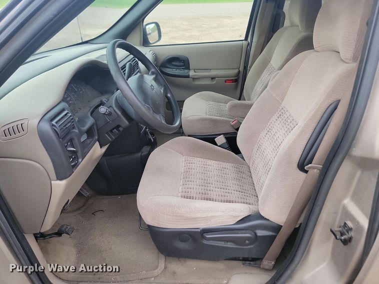 image for item DQ7519 2003 Chevrolet Venture  van