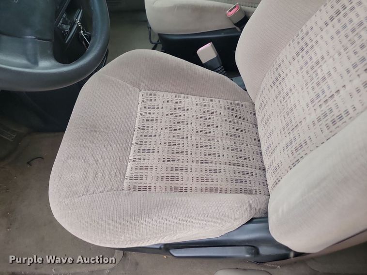 image for item DQ7519 2003 Chevrolet Venture  van