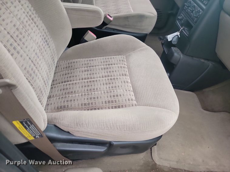 image for item DQ7519 2003 Chevrolet Venture  van