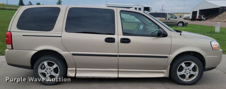 image for item DQ7520 2007 Chevrolet Uplander  van