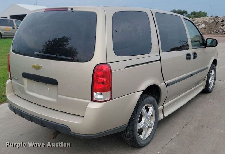 image for item DQ7520 2007 Chevrolet Uplander  van