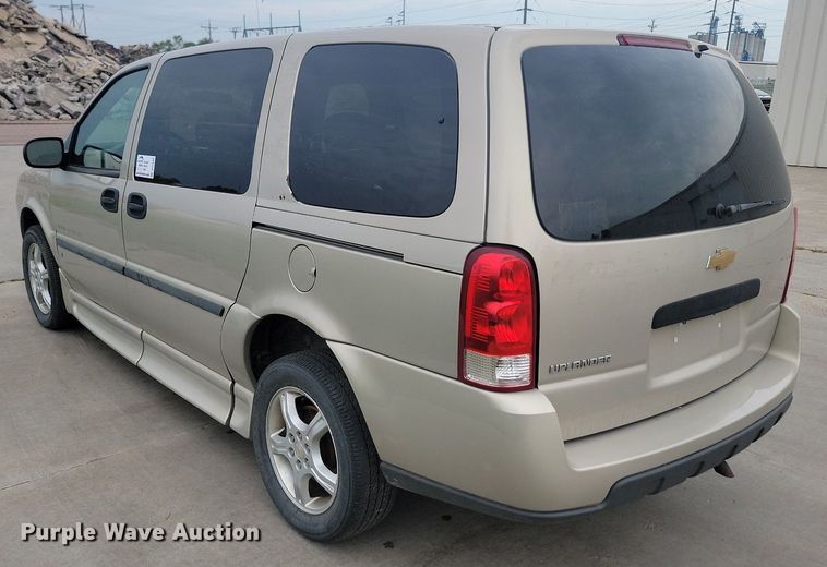 image for item DQ7520 2007 Chevrolet Uplander  van