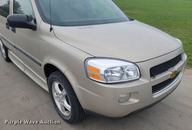 image for item DQ7520 2007 Chevrolet Uplander  van