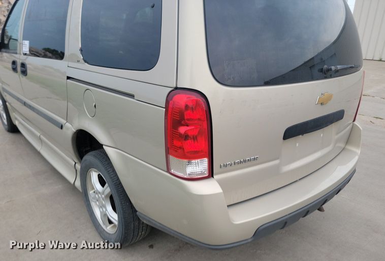 image for item DQ7520 2007 Chevrolet Uplander  van