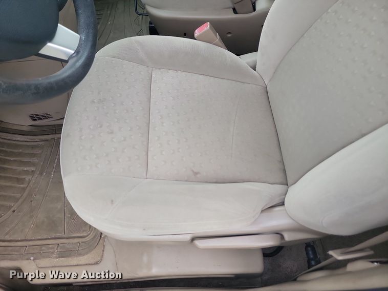 image for item DQ7520 2007 Chevrolet Uplander  van