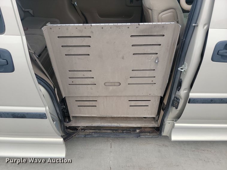 image for item DQ7520 2007 Chevrolet Uplander  van