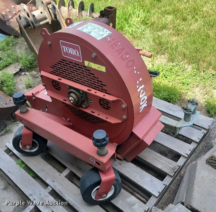 image for item DQ7521 2001 Toro 30855  blower