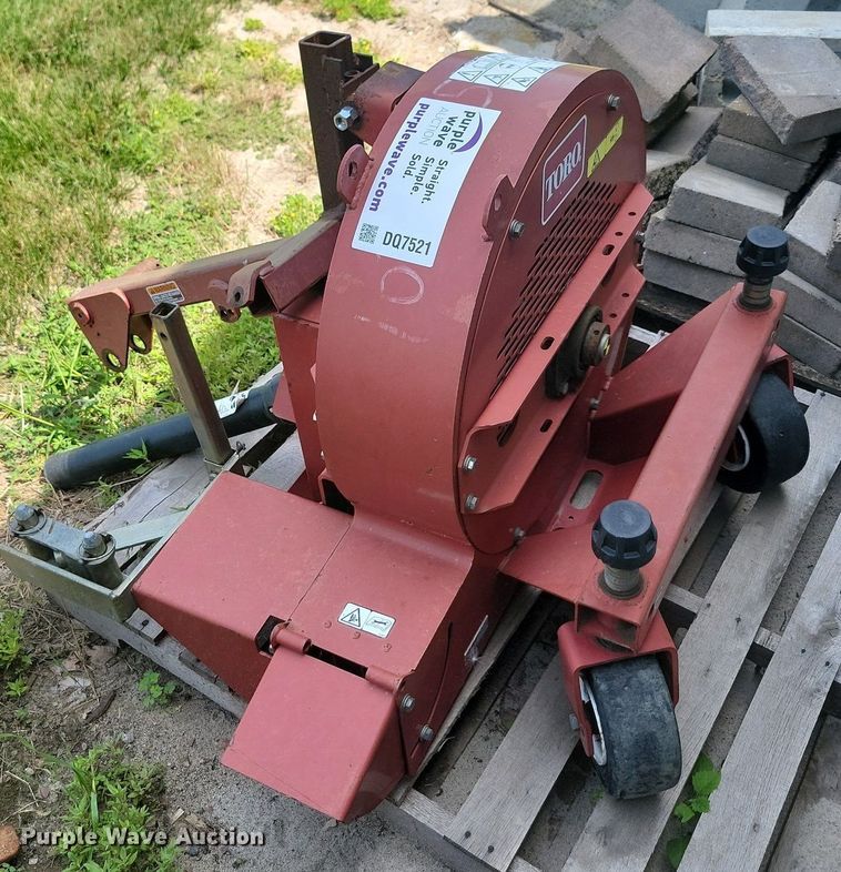 image for item DQ7521 2001 Toro 30855  blower