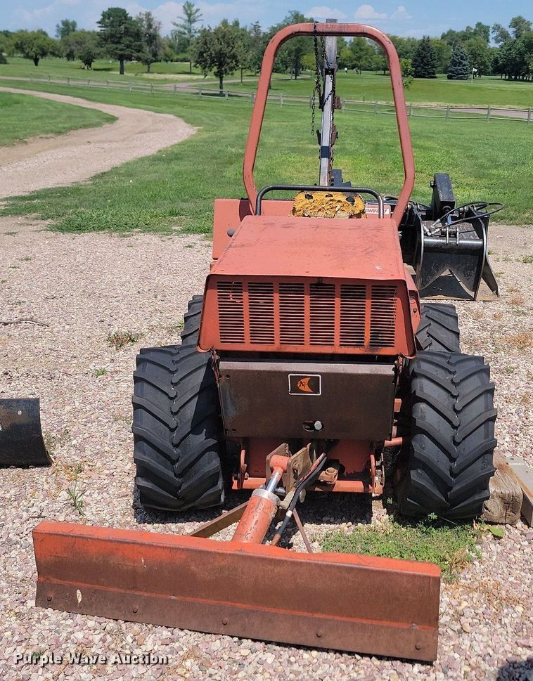 image for item DQ7522 Ditch Witch 1810  trencher