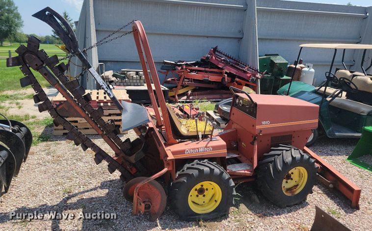 image for item DQ7522 Ditch Witch 1810  trencher