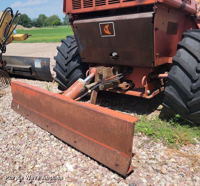 image for item DQ7522 Ditch Witch 1810  trencher