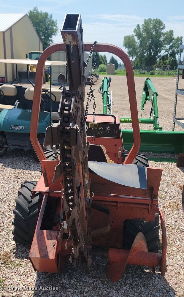 image for item DQ7522 Ditch Witch 1810  trencher