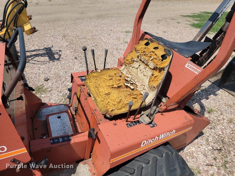image for item DQ7522 Ditch Witch 1810  trencher