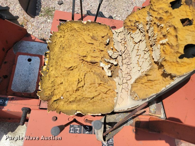 image for item DQ7522 Ditch Witch 1810  trencher