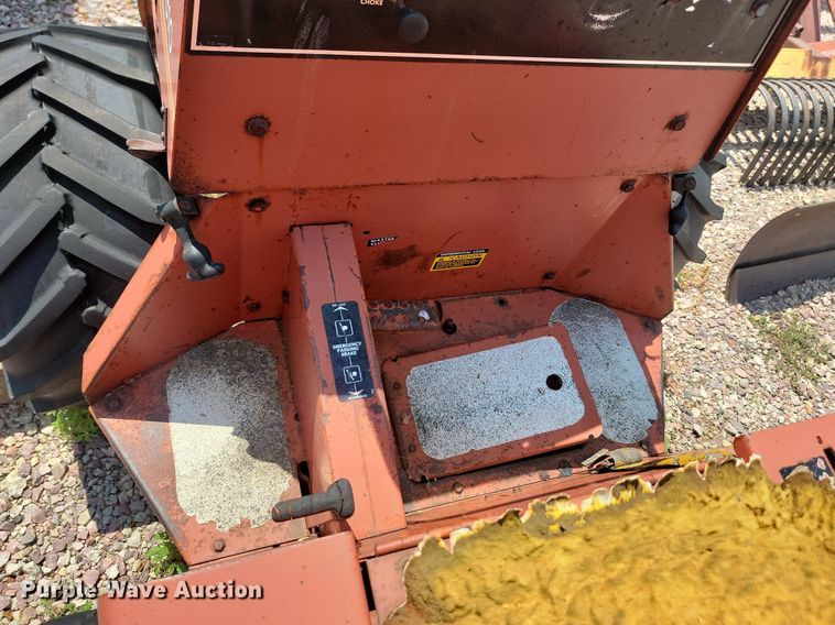 image for item DQ7522 Ditch Witch 1810  trencher